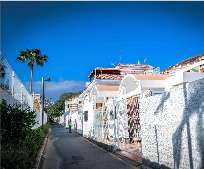 Lovely 2 Bedroom Apartment Near Las Vistas Beach Adults Only! Playa de las Americas  Exterior photo